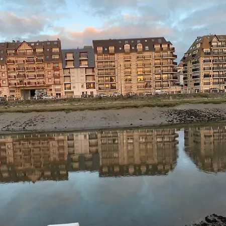 Alicia טרוביל-סור-מאר